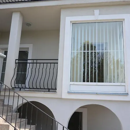 Guest house Ladver 3*